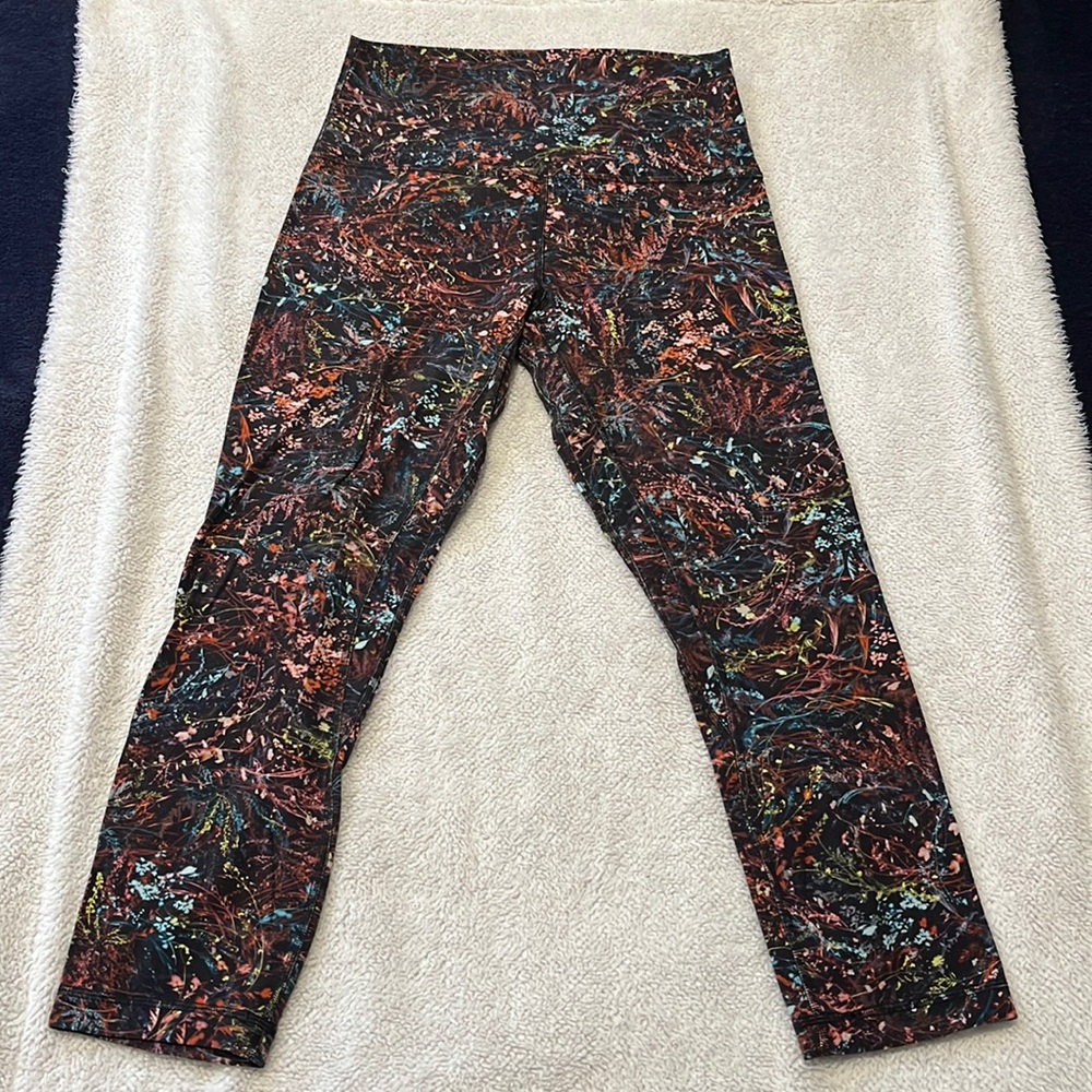 lululemon high rise size 6, 3 quarter length confetti leggings